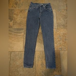 Levi’s women 721 high-rise skinny jeans size 29